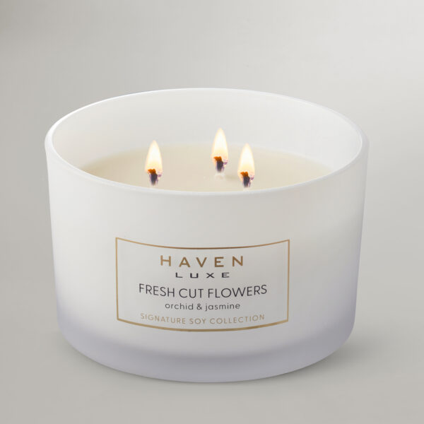 Fresh Cut Flowers Signature Soy Blend Candle - Image 5